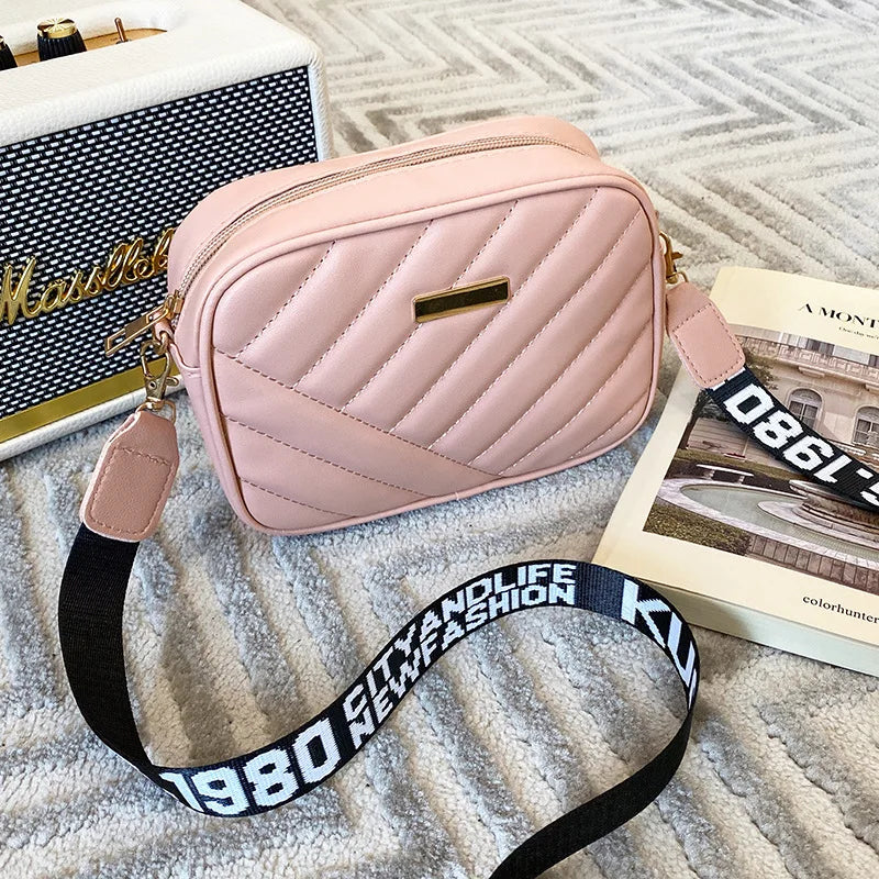 Bolsa Feminina Transversal em Couro Sintético