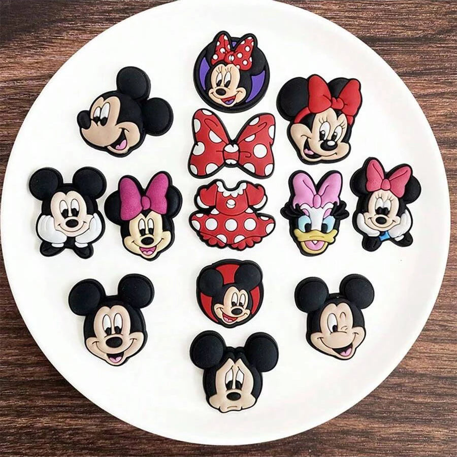 Kit com 19 Pingentes Mickey para Crocs e Sandálias