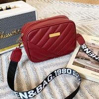 Bolsa Feminina Transversal em Couro Sintético