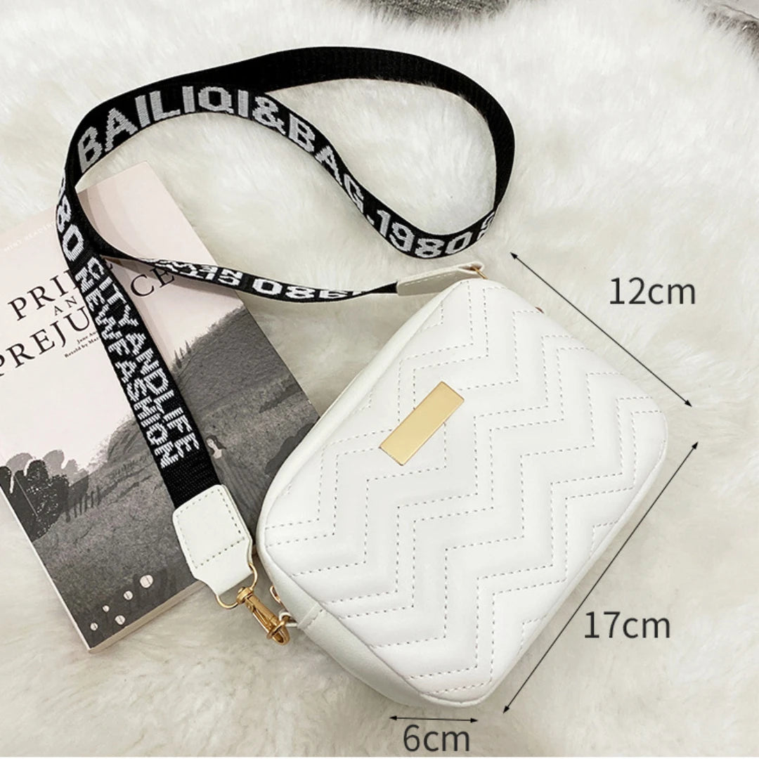 Bolsa Feminina Transversal em Couro Sintético