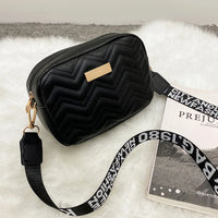 Bolsa Feminina Transversal em Couro Sintético